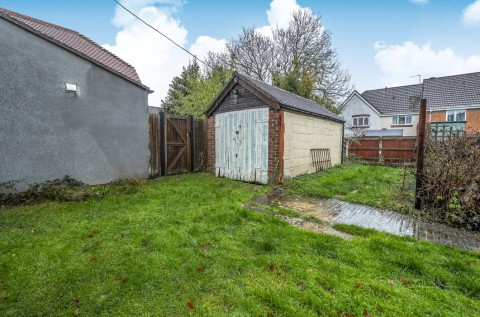 Click the photo for more details of Victoria Road, Warminster, Wiltshire