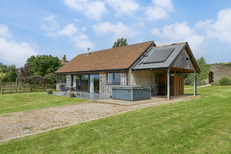 Click the photo for more details of Bleadon, Weston Super Mare, Somerset