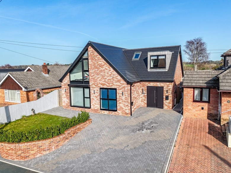 Click the photo for more details of Lower Buckland Road, Lymington, SO41