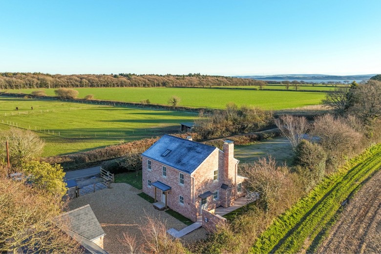 Click the photo for more details of Lymington Road, East End, Lymington, SO41