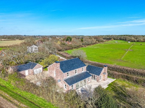 Click the photo for more details of Lymington Road, East End, Lymington, SO41