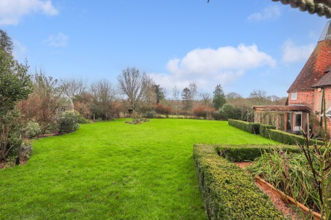 Click the photo for more details of Hurst Green, Etchingham, East Sussex