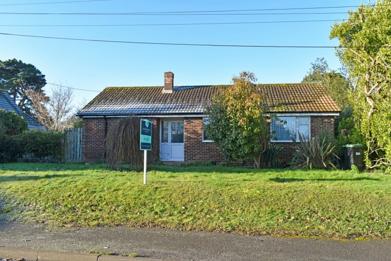 Click the photo for more details of Pitmore Lane, Pennington, Lymington, SO41