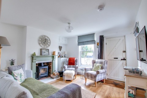 Click the photo for more details of Queens Road, Lyndhurst, SO43