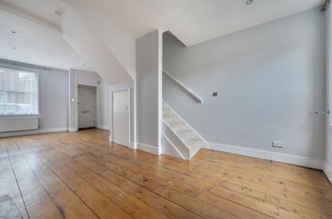 Click the photo for more details of Caledonian Road, Chichester, PO19