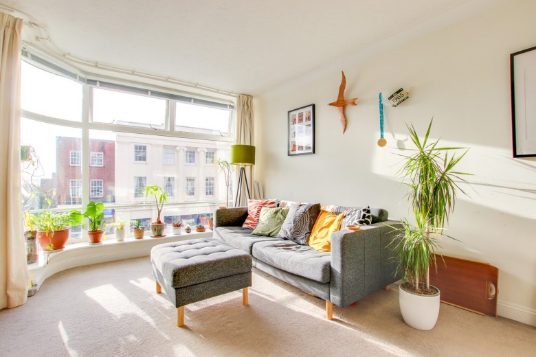 Click the photo for more details of High Street, Lymington, SO41