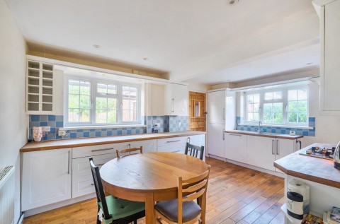 Click the photo for more details of Hillary Close, Lyndhurst, SO43