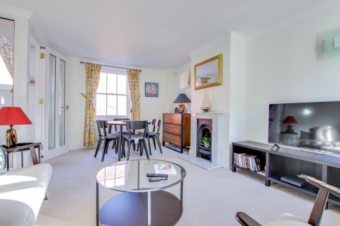 Click the photo for more details of High Street, Lymington, SO41