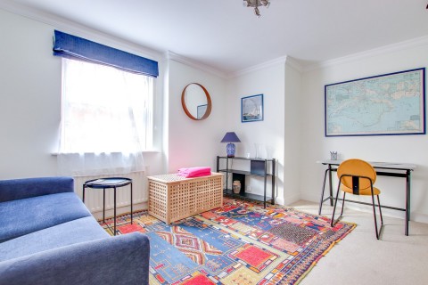 Click the photo for more details of High Street, Lymington, SO41