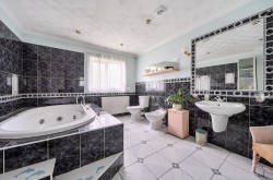 Images for Bella View Gardens, Glastonbury, Somerset