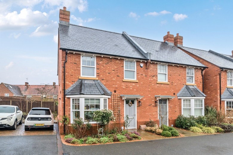 Click the photo for more details of Connaught Place, Brockenhurst, SO42