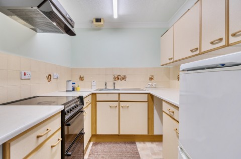 Click the photo for more details of Goswell Close, Street, Somerset