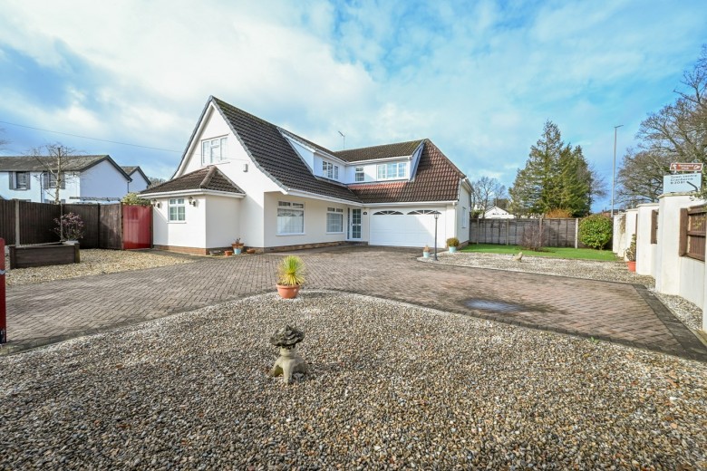 Click the photo for more details of Ringwood Road, Verwood, BH31