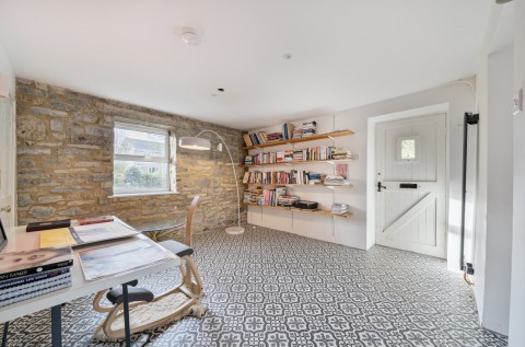 Click the photo for more details of Cinnamon Lane, Glastonbury, Somerset