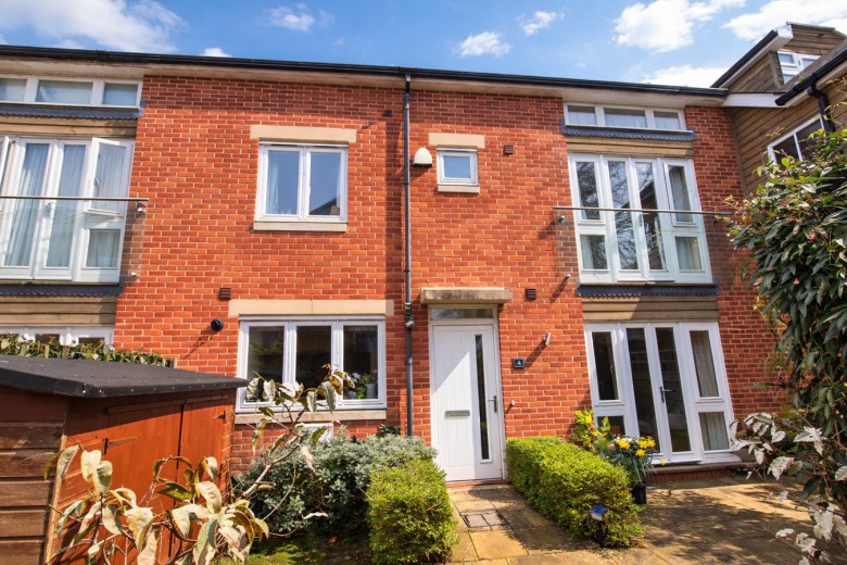 Click the photo for more details of School Lane, Lymington, SO41