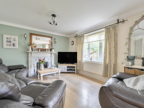 Click the photo for more details of Drum Avenue, Glastonbury, Somerset