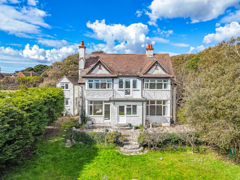 Click the photo for more details of Park Lane, Milford on Sea, Lymington, SO41