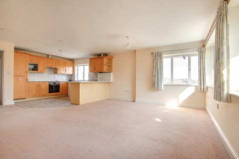 Click the photo for more details of Avenue Road, Lymington, Lymington, SO41