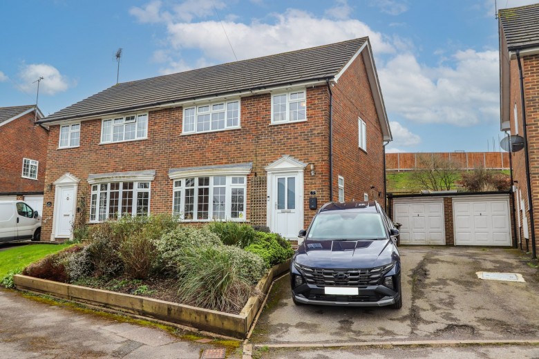 Click the photo for more details of Kingsdale Close, Battle, East Sussex