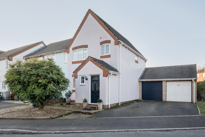 Click the photo for more details of Cabell Court, Frome, Somerset