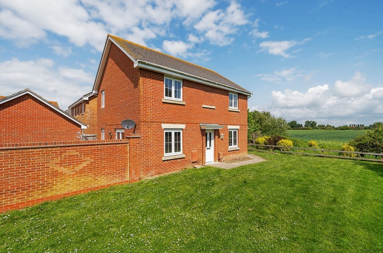 Click the photo for more details of Greenway Walk, Bracklesham Bay, PO20