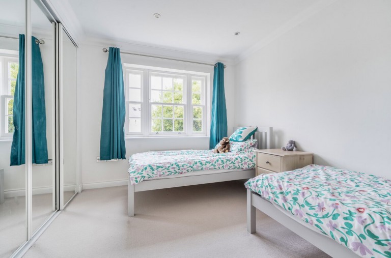 Images for 7 Holly Tree Grove, Walberton, BN18