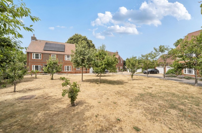 Images for 7 Holly Tree Grove, Walberton, BN18