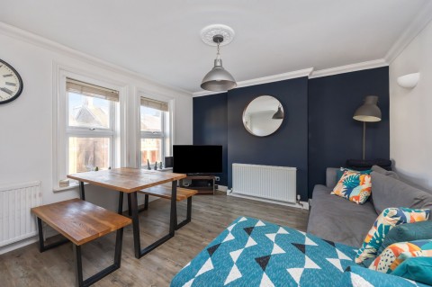 Click the photo for more details of Devonshire Road, Horsham, RH13