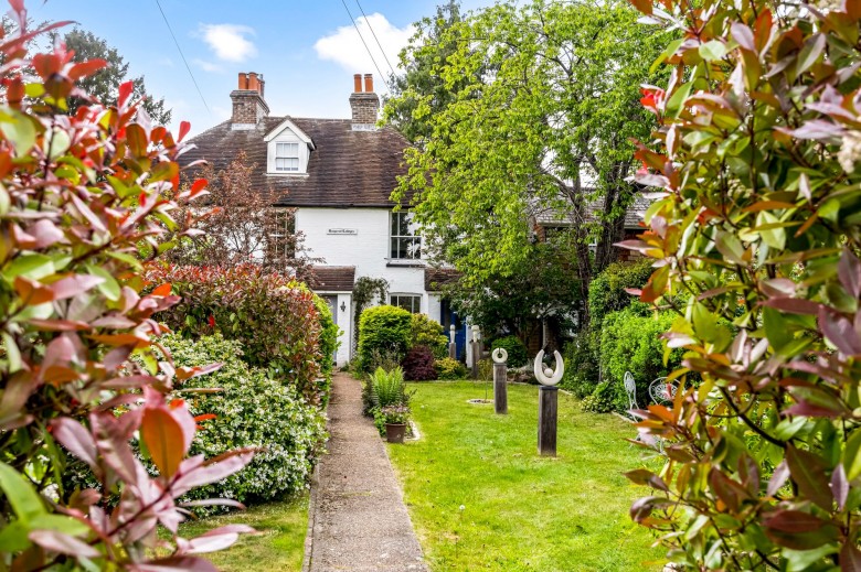 Click the photo for more details of Lewes Road, Lindfield, RH16