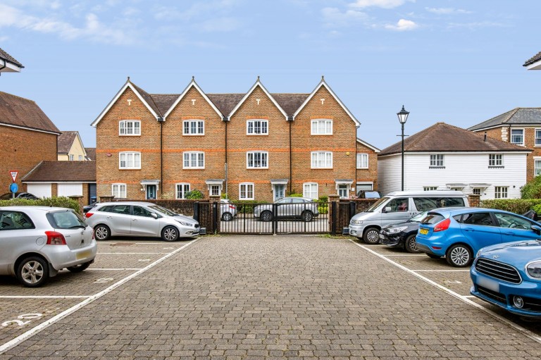 Images for Updown Hill, Woodcote House Updown Hill, RH16