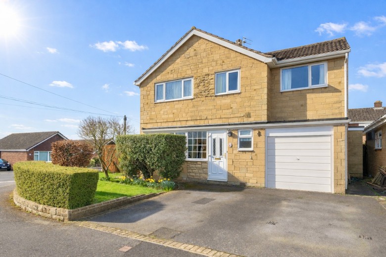 Click the photo for more details of Fairfield Close, Frome, Somerset