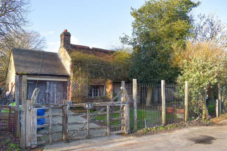 Click the photo for more details of Pages Lane, East Boldre, Brockenhurst, SO42