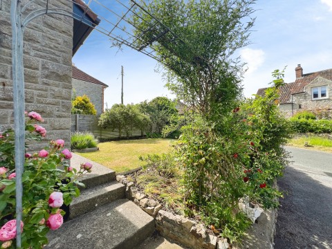 Click the photo for more details of Broadway, Chilton Polden, Somerset