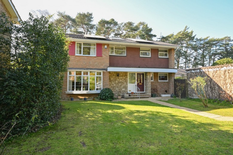 Click the photo for more details of Dryden Close, Ashley Heath, Ringwood, BH24