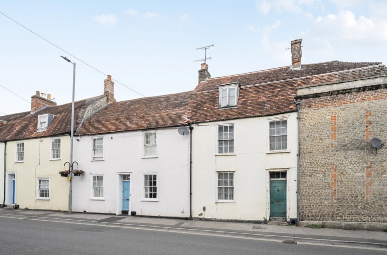 Click the photo for more details of Silver Street, Warminster, Wiltshire