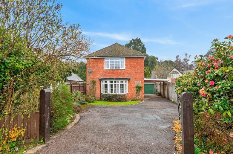 Click the photo for more details of Princes Crescent, Lyndhurst, SO43