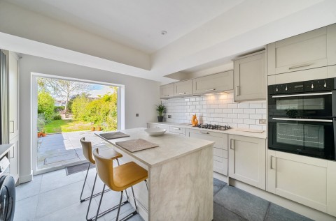 Click the photo for more details of Western Road, Lymington, SO41