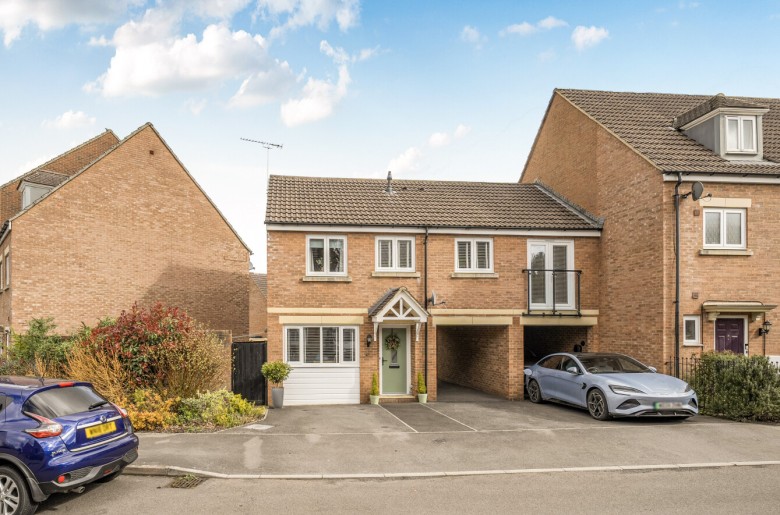 Click the photo for more details of Swaledale Road, Warminster, Wiltshire