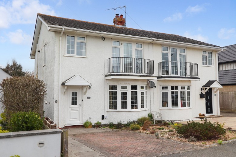 Click the photo for more details of Cooden Drive, Bexhill-on-Sea, East Sussex