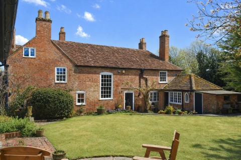 Click the photo for more details of Lymington Road, Milford on Sea, Lymington, SO41