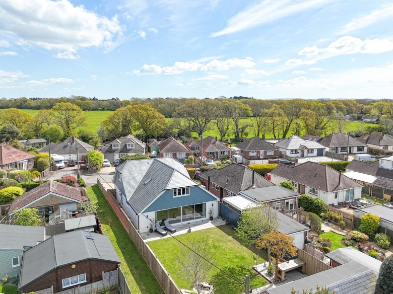Click the photo for more details of Buckstone Close, Everton, Lymington, SO41