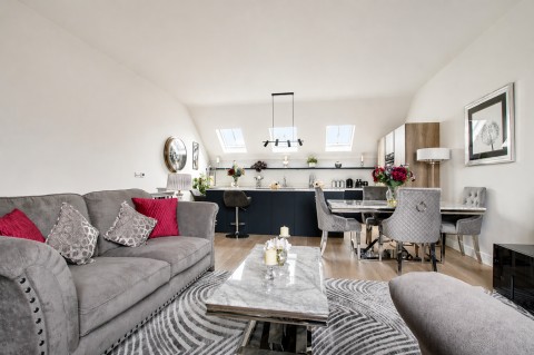 Click the photo for more details of Connaught Place, Brockenhurst, SO42