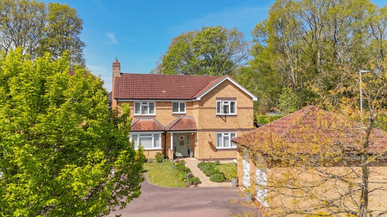 Click the photo for more details of School Close, Verwood, BH31