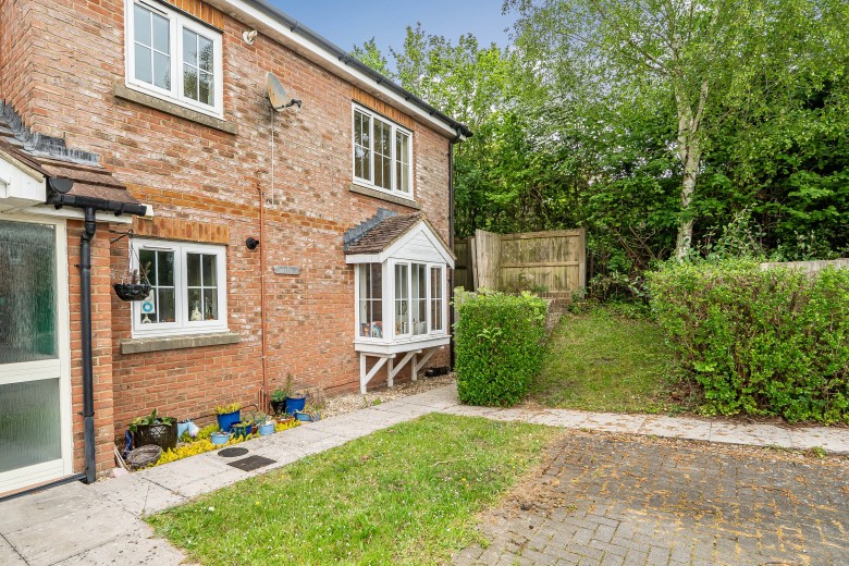 Click the photo for more details of St Andrews Close, Castle Cary, Somerset
