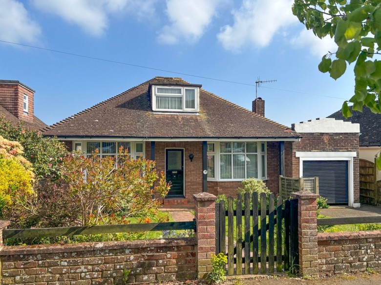 Click the photo for more details of Fairlight Avenue, Hastings, East Sussex