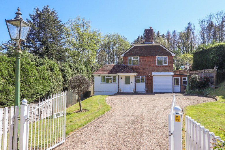 Click the photo for more details of Ballards Hill, CROWHURST, East Sussex