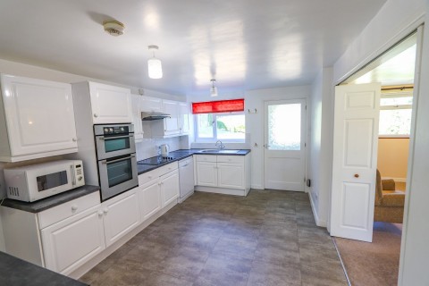 Click the photo for more details of Ballards Hill, CROWHURST, East Sussex