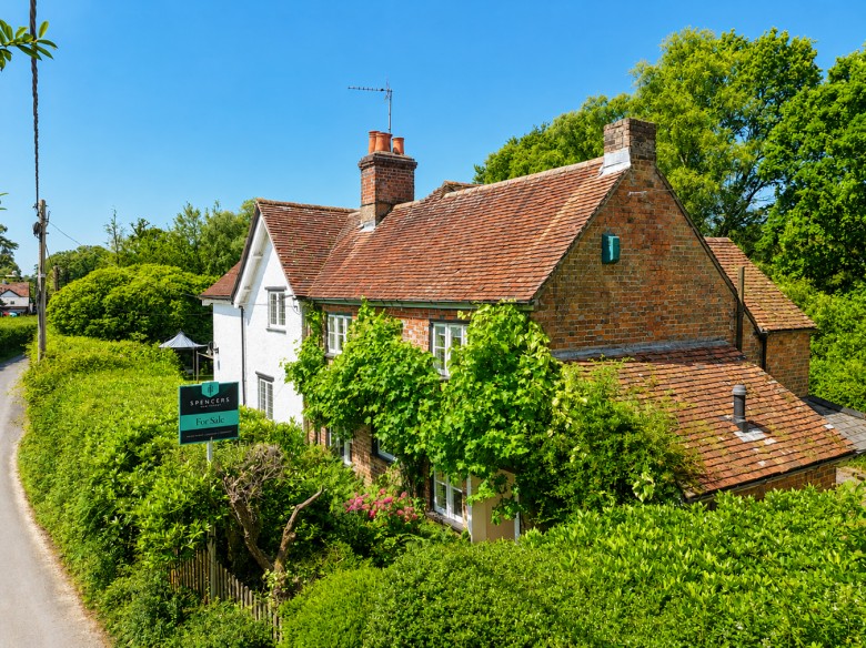 Click the photo for more details of Bank, Lyndhurst, SO43