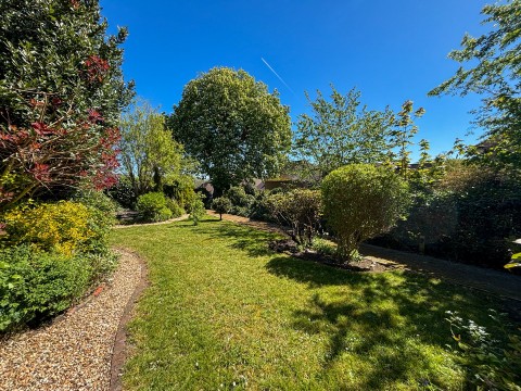 Click the photo for more details of High Street, Battle, East Sussex