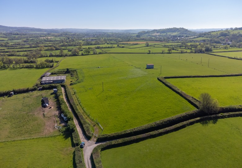 Click the photo for more details of Ford Lane, Henton, Somerset